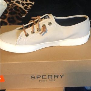 Sperry Pier View Sneakers
